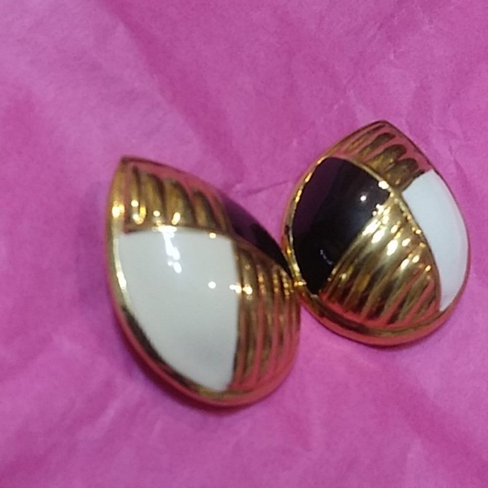 Earrings    - Picture 5 of 5